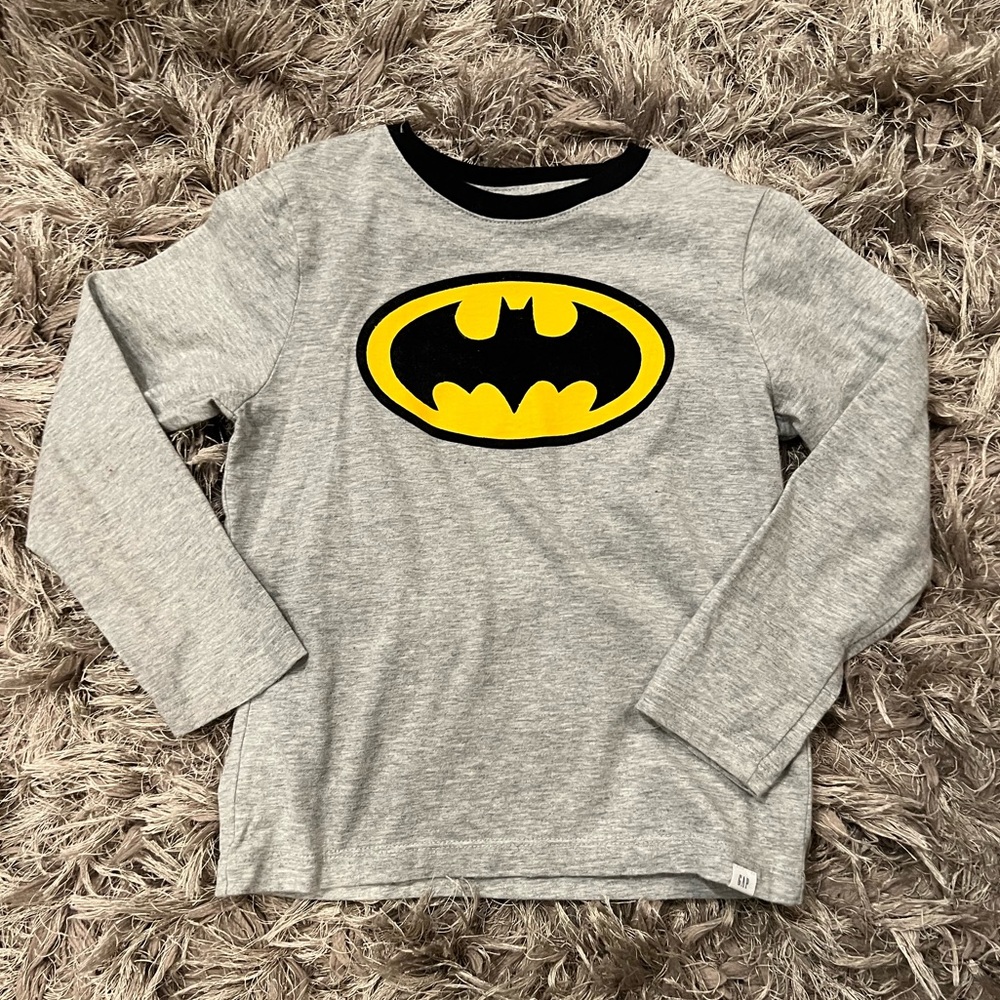 GAP DC™ Cape Batman T-Shirt Boys Size 5T in Gray with Yellow Cape